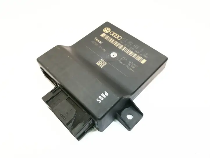Audi Q7 (2005 - 2009)  4L0907468B Модуль управления gateway