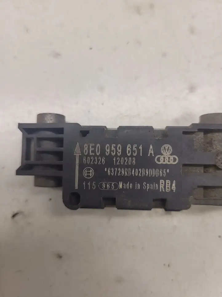 Audi A4 S4 B7 8E 8H (2004 - 2009) 8E0959651A Датчик удара SRS — фото 3