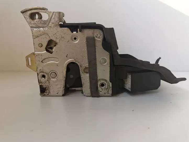 BMW 5 E39 (1996 - 2003) Замок передней двери — фото 4