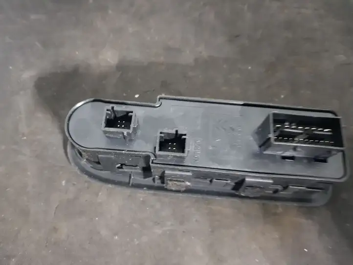 Citroen C4 (2004 - 2008) 96644917 Кнопка стеклоподъемников — фото 3