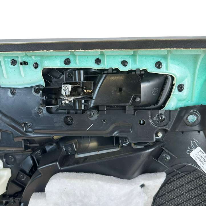 Dodge Grand Caravan (2007 - 2020)  5NX182X9AD Обшивка передней двери