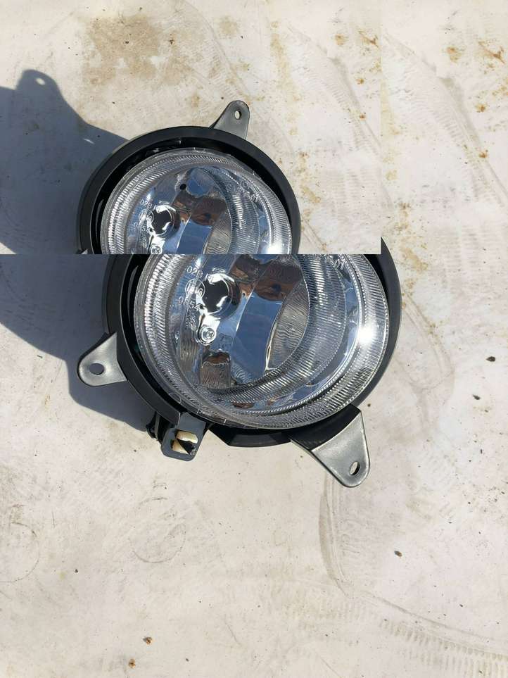 Kia Sorento (2002 - 2006)  922023E011 Передняя противотуманная фара