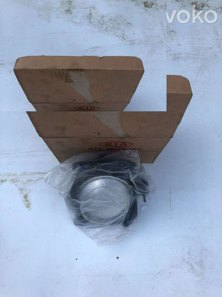 Kia Sorento (2006 - 2009)   Передняя противотуманная фара