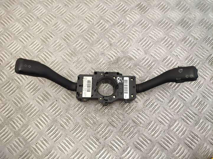 Skoda Fabia Mk1 (6Y) (1999 - 2007)  8L0953513G Комплект ручек