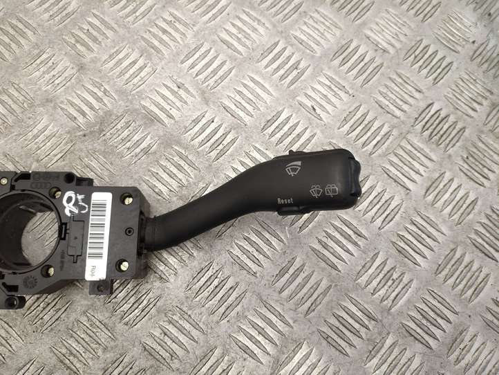 Skoda Fabia Mk1 (6Y) (1999 - 2007)  8L0953513G Комплект ручек