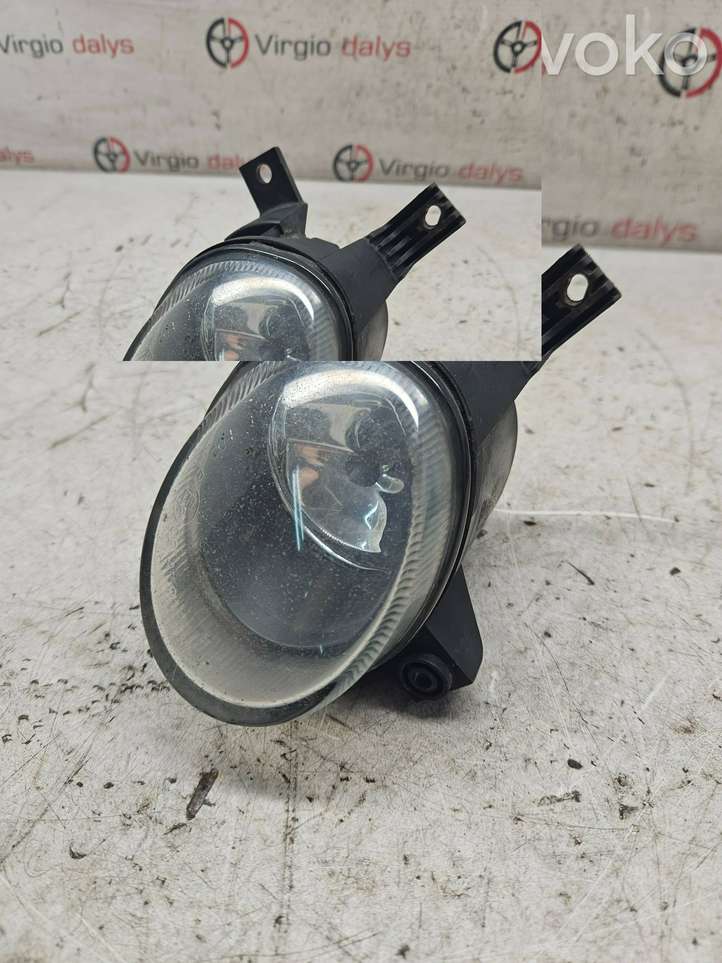 Audi A4 (2004 - 2009)  89210614 Передняя противотуманная фара