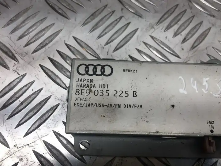 Audi A4 S4 B7 8E 8H (2004 - 2009) 8E9035225B Усилитель антенны — фото 3