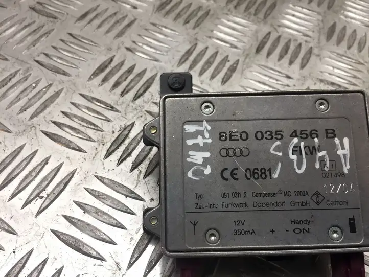 Audi A4 S4 B6 8E 8H (2000 - 2006) 8E0035456B Усилитель антенны — фото 2