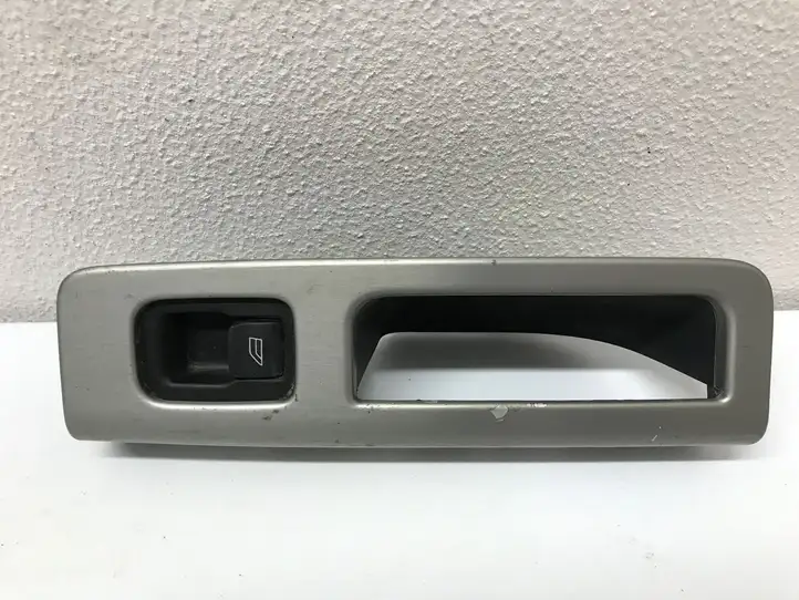 Volvo S40 (2004 - 2007) 8679681 Кнопка стеклоподъемников — фото 2