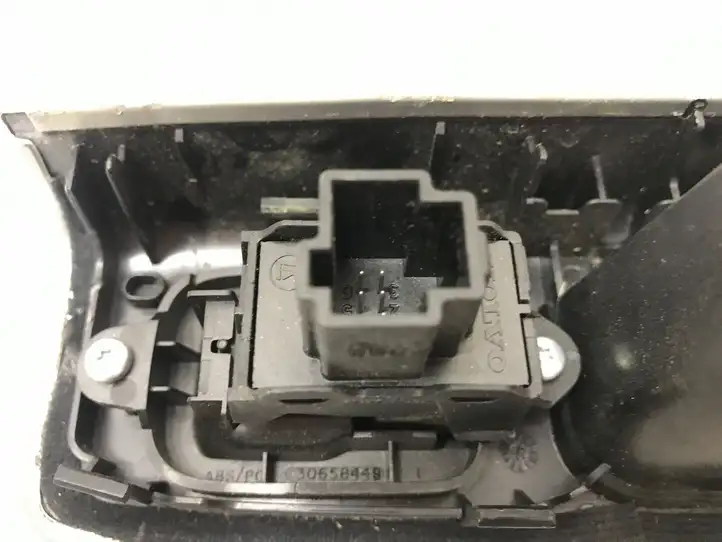 Volvo S40 (2004 - 2007) 8679681 Кнопка стеклоподъемников — фото 7