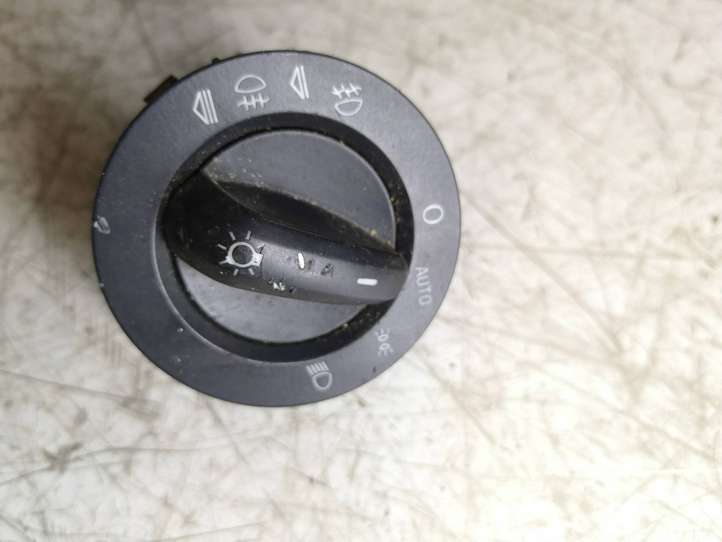 Audi A6 (2004 - 2008)  4F1941531D Включатель фонарей