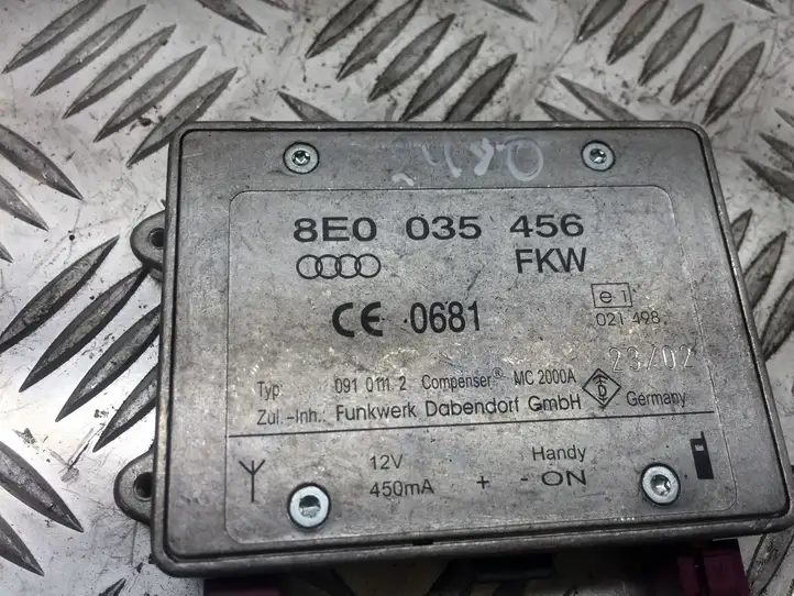 Audi A4 S4 B6 8E 8H (2000 - 2006) 8E0035456 Усилитель антенны — фото 3