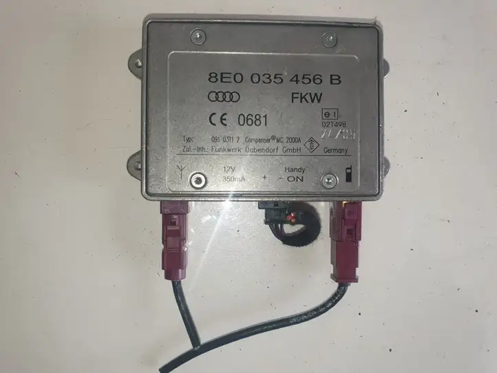 Audi A6 S6 C6 4F (2004 - 2008) 8E0035456B Усилитель антенны — фото 1