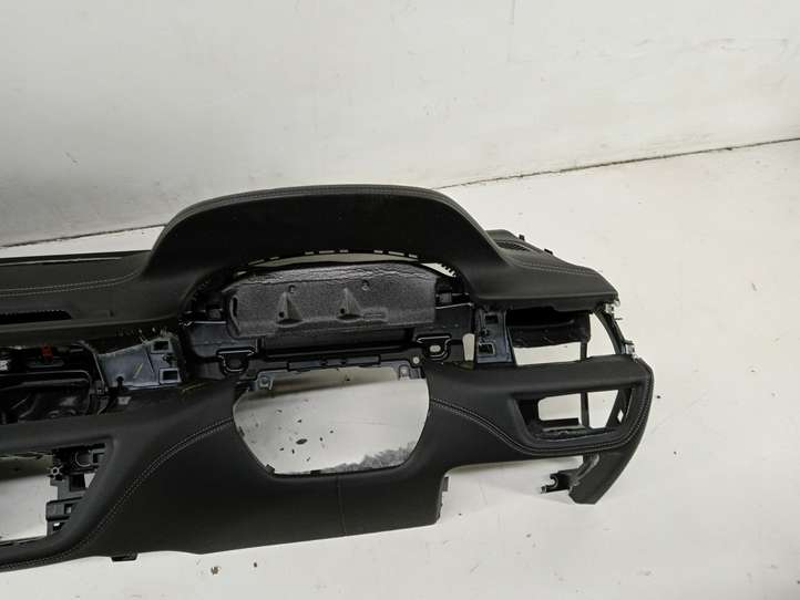 BMW 7 G11 G12 (2015 - 2022)  9299421 Панель