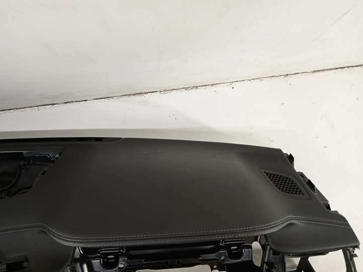 BMW 7 G11 G12 (2015 - 2022)  9299421 Панель