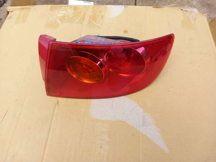 Mazda 3 (2006 - 2009)  P2688 Задний фонарь в кузове