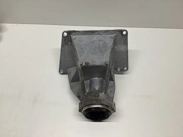 BMW 3 F30 F35 F31 (2012 - 2018) 3150758786203 Кронштейн подвесного подшипника — фото 1