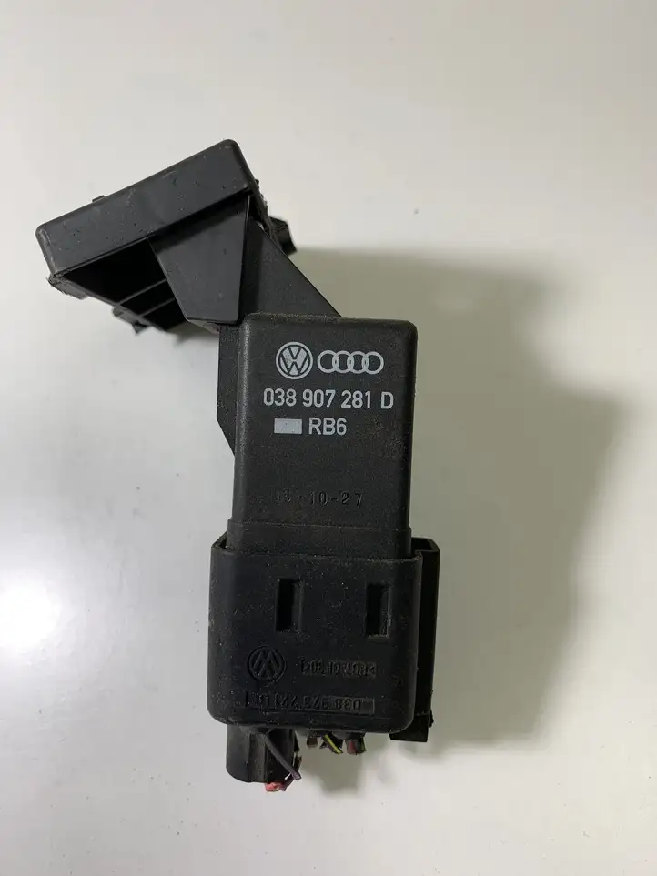 Audi A3/S3 8P (2004 - 2008) 038907281D Реле накала свечей — фото 2
