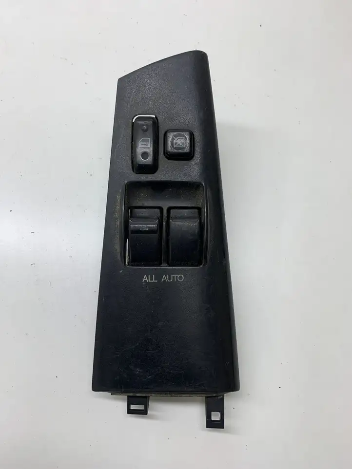 Toyota Corolla E120 E130 (2000 - 2004) 7423202290 Кнопка стеклоподъемников — фото 1