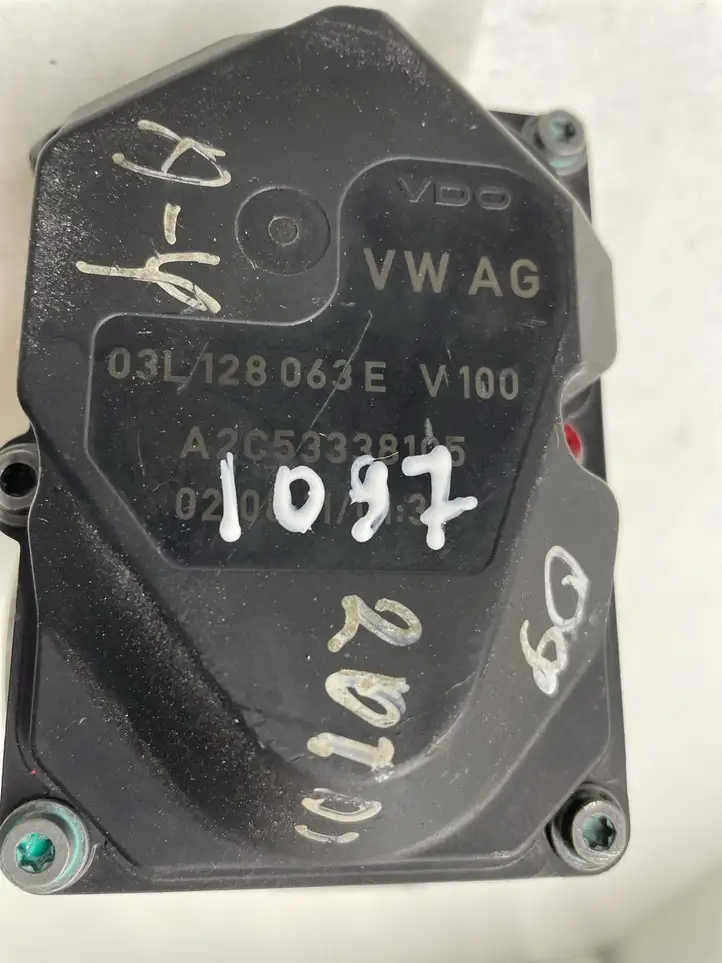 Audi A4 S4 B8 8K (2007 - 2011) Дроссельная заслонка — фото 2