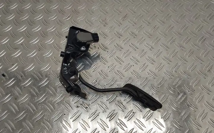Toyota Corolla Verso AR10 (2004 - 2009) 8928152021 Педаль акселератора — фото 1