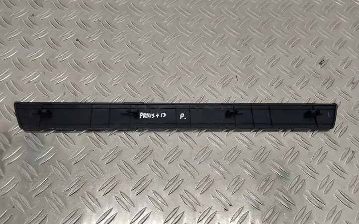 Toyota Prius+ (ZVW40) (2011 - 2018) 6791147050 Внутренняя отделка переднего порога — фото 2