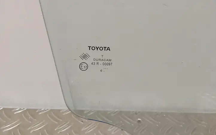 Toyota Verso (2012 - 2015) Стекло передней двери — фото 2