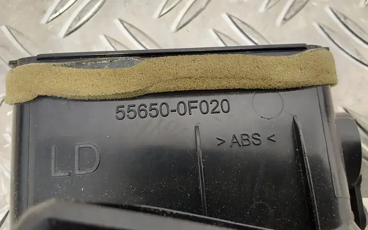 Toyota Verso (2012 - 2015) 556500F020 Боковой воздушный дефлектор — фото 3
