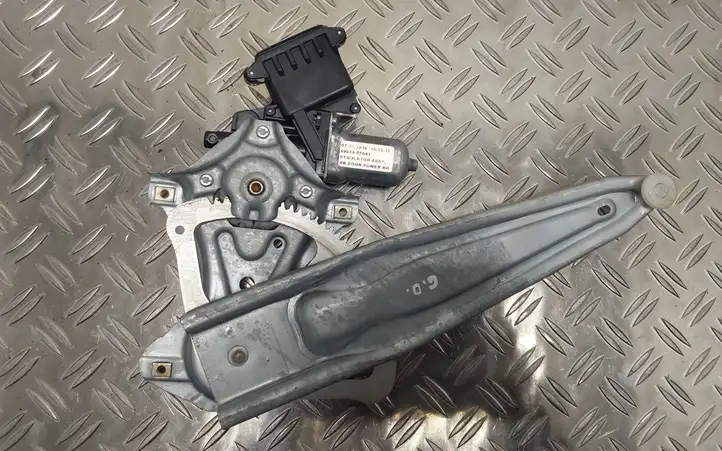 Toyota Verso (2012 - 2015) 698300F041 Стеклоподъемник задней двери — фото 2