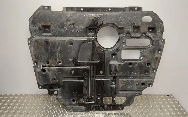 Toyota Prius+ (ZVW40) (2011 - 2018) 5141076013 Защита двигателя — фото 1