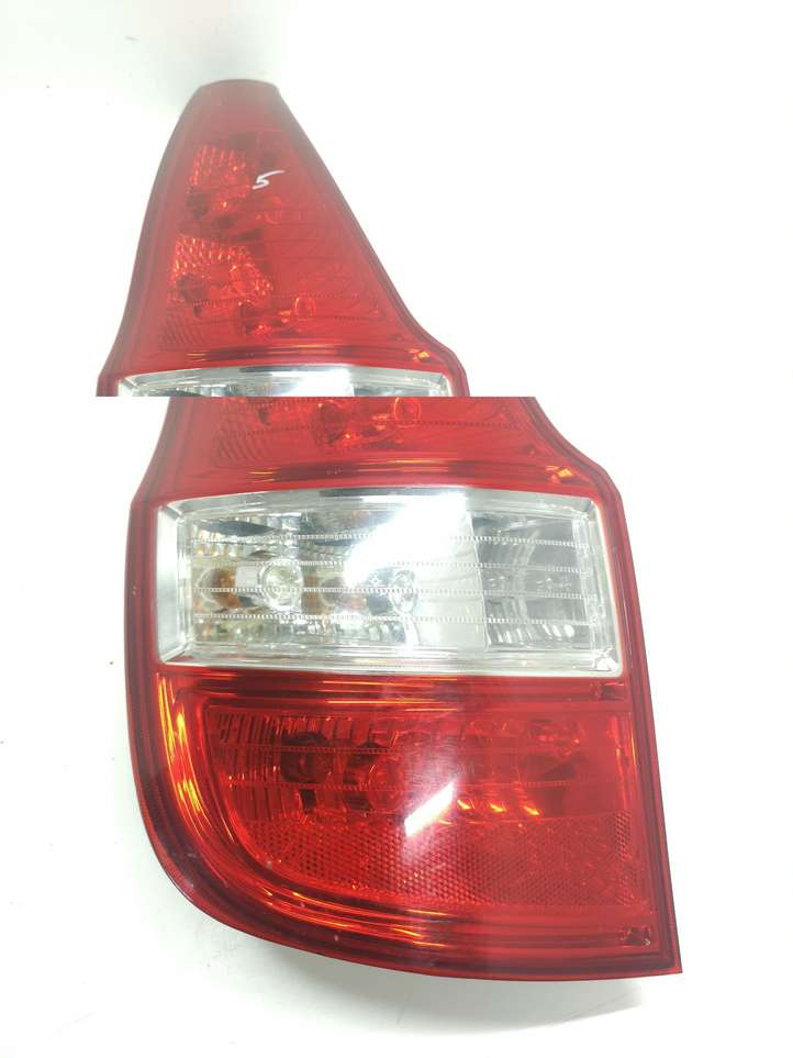 Hyundai i30 (2007 - 2012)  924012L1 Задний фонарь в кузове