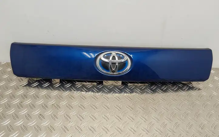 Toyota Prius+ (ZVW40) (2011 - 2018) 7680147090 Подсветка номера — фото 1