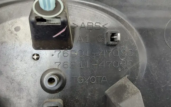 Toyota Prius+ (ZVW40) (2011 - 2018) 7680147090 Подсветка номера — фото 4