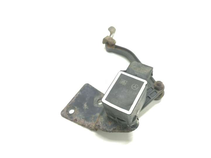 Mercedes-Benz ML W164 (2005 - 2011)  0105427717 Датчик высоты (фар)