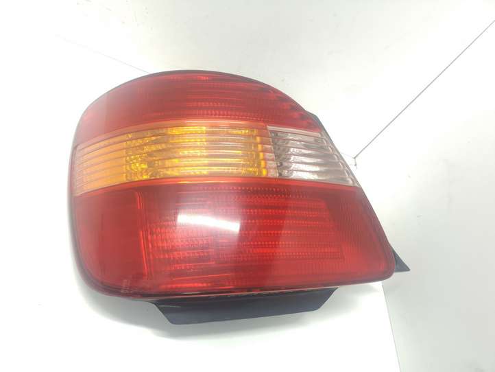 Lexus GS 300 350 430  (2000 - 2004)   Задний фонарь в кузове