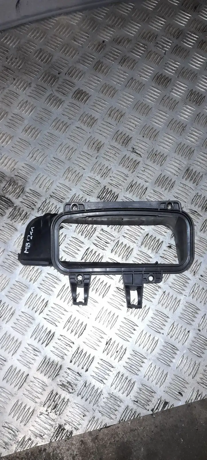 Mercedes-Benz E W211 (2002 - 2009) 2118300044 Детали воздухозаборника — фото 2