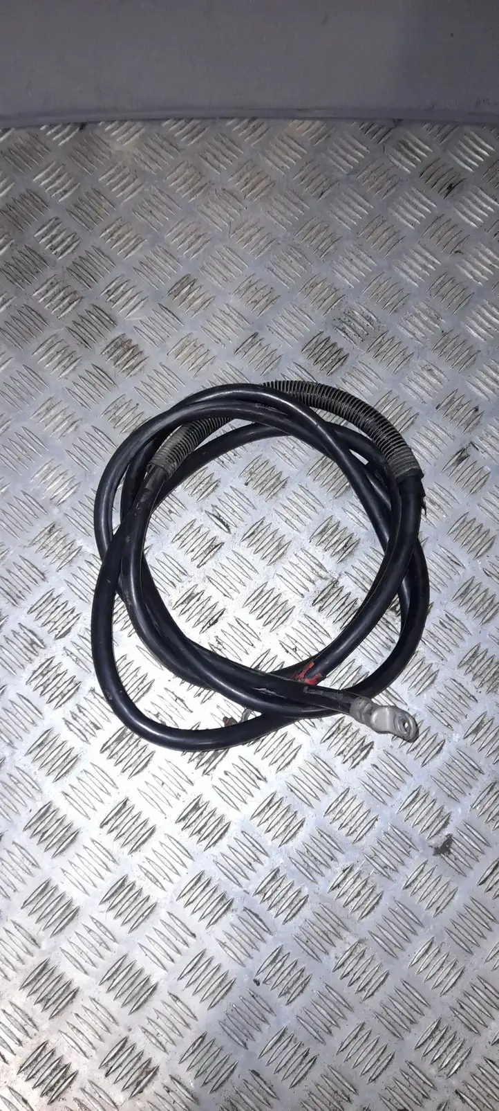 Mercedes-Benz E W211 (2002 - 2009) A2115408007 Плюсовой провод аккумулятора — фото 2