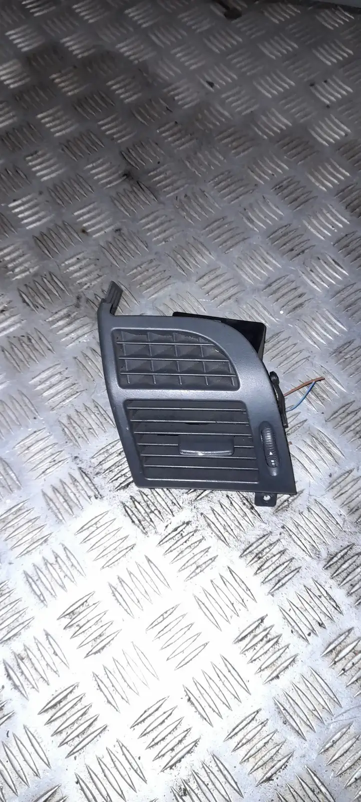 Mercedes-Benz E W211 (2002 - 2009) 2118301154 Боковой воздушный дефлектор — фото 1