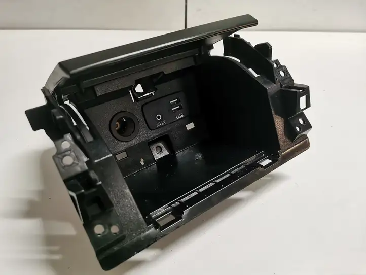 Subaru Outback (BS) (2014 - 2019) 66120AL00A Пепельница — фото 3