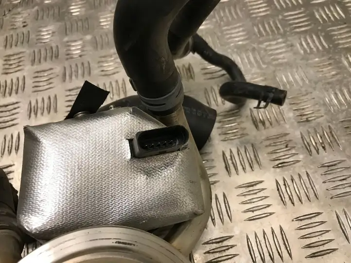 Seat Leon (5F) (2012 - 2019) 04L131512BQ Охладитель клапана EGR — фото 3