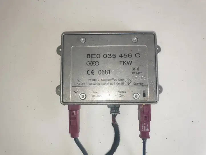 Audi A6 S6 C6 4F (2004 - 2008) 8E0035456C Усилитель антенны — фото 1
