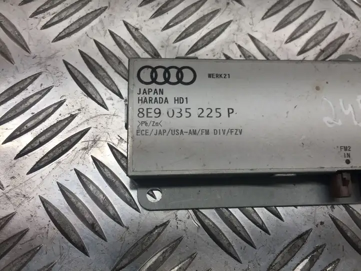 Audi A4 S4 B7 8E 8H (2004 - 2009) 8E9035225P Усилитель антенны — фото 2