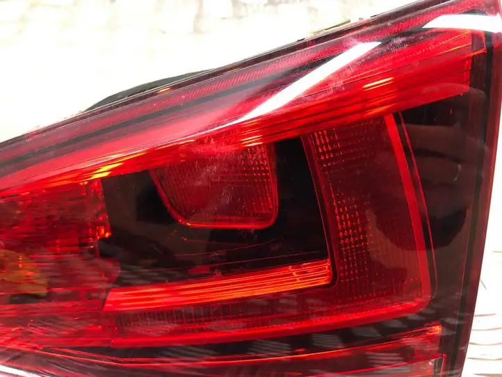 Volkswagen Golf VII (2013 - 2019) 5G0945094AE Задний фонарь в крышке багажника — фото 2