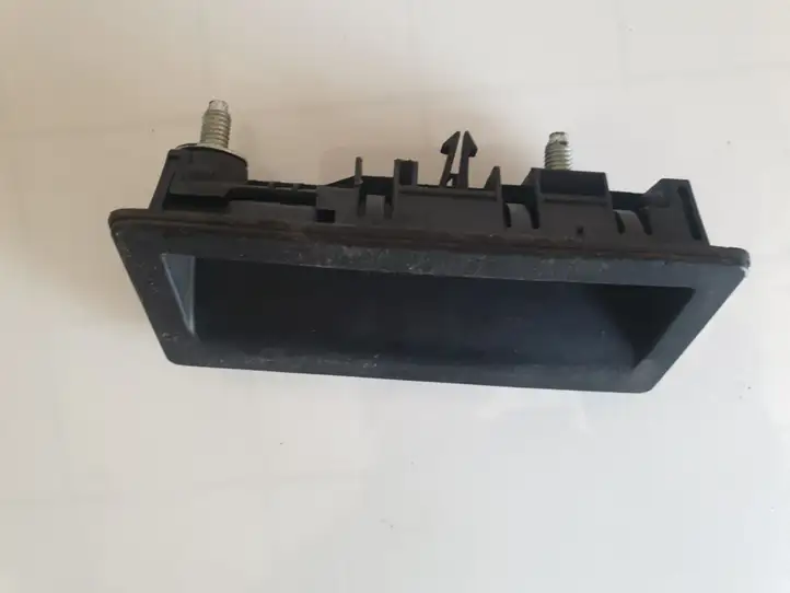Volkswagen PASSAT B7 (2011 - 2014) 5N0827566 Ручка крышки багажника — фото 2