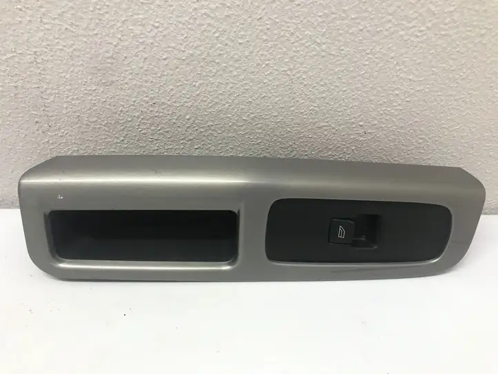 Volvo V50 (2004 - 2008) 8663815 Кнопка стеклоподъемников — фото 1