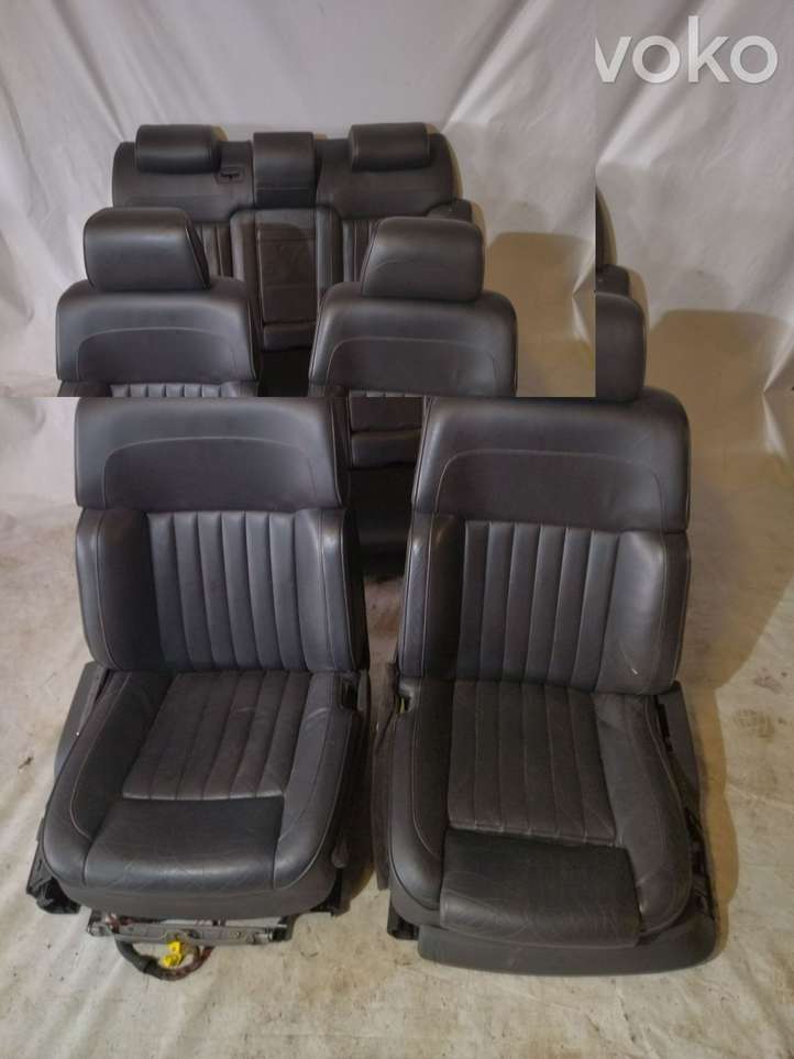 Volkswagen Phaeton (2002 - 2008)   Комплект отделки дверей