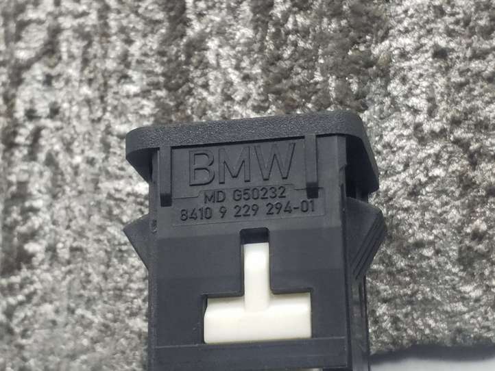 BMW 3 F30 F35 F31 (2012 - 2018)  9229294 Разъем USB