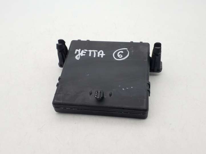 Volkswagen Jetta V (2005 - 2010)  1K0907530H Модуль управления gateway