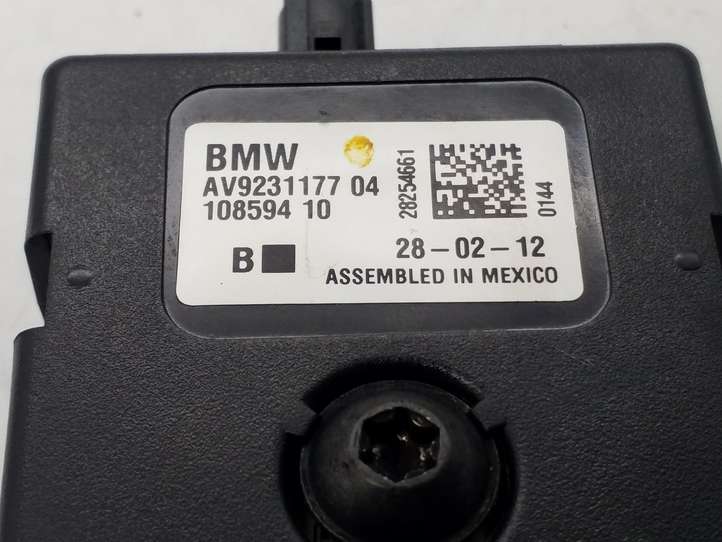 BMW 3 F30 F35 F31 (2012 - 2018)  9231177 Усилитель антенны