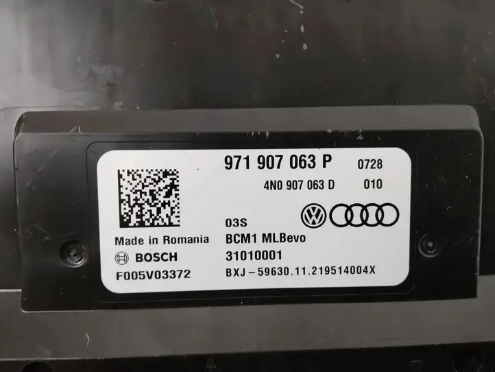 Porsche Taycan 9J1 (2019 - ) 971907063P Модуль комфорта — фото 3